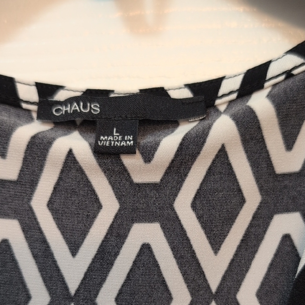 Chaus Black and White Long Sleeve V-Neck Tunic Top - Picture 2 of 4